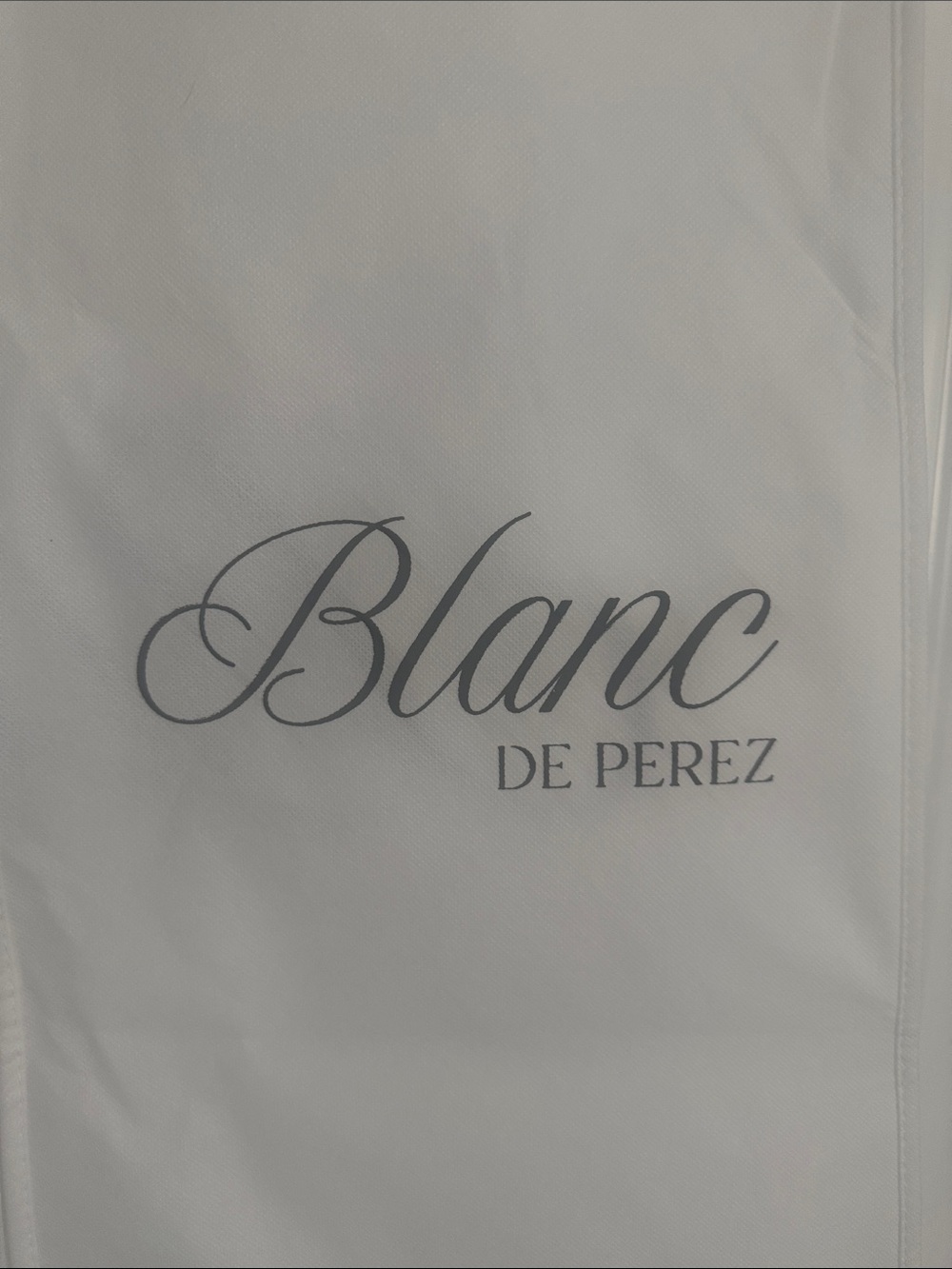 White Wedding Garment Bag - Protective Clothing Storage - Picture 2 of 4